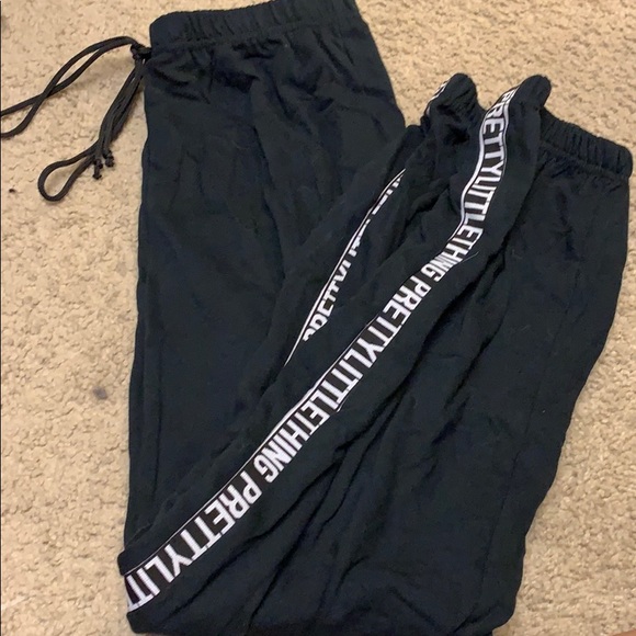 PrettyLittleThing Joggers - Picture 1 of 4